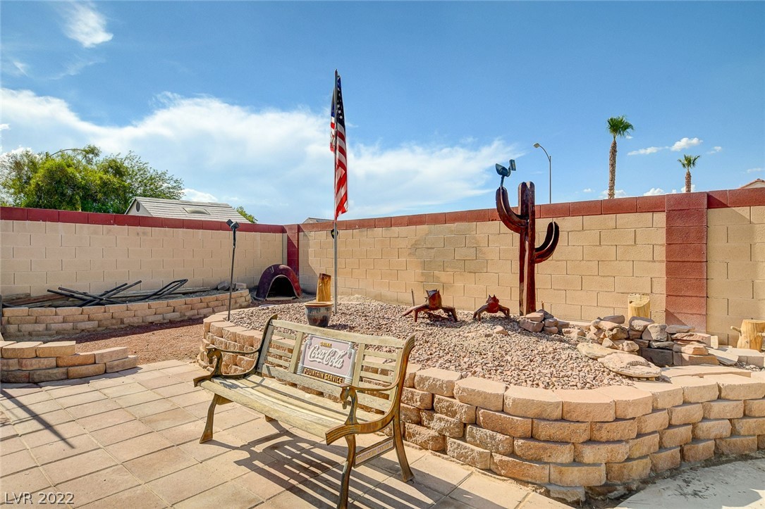 2710 Lava Rock Avenue