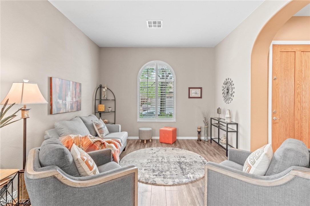 5553 Villa Lucia Court