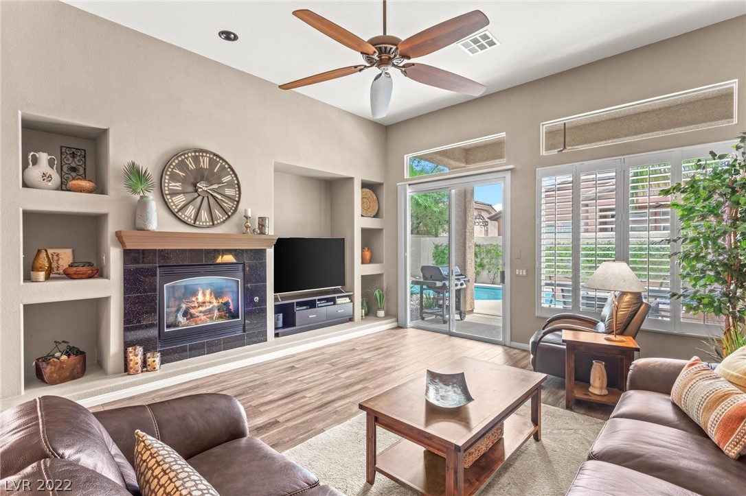5553 Villa Lucia Court