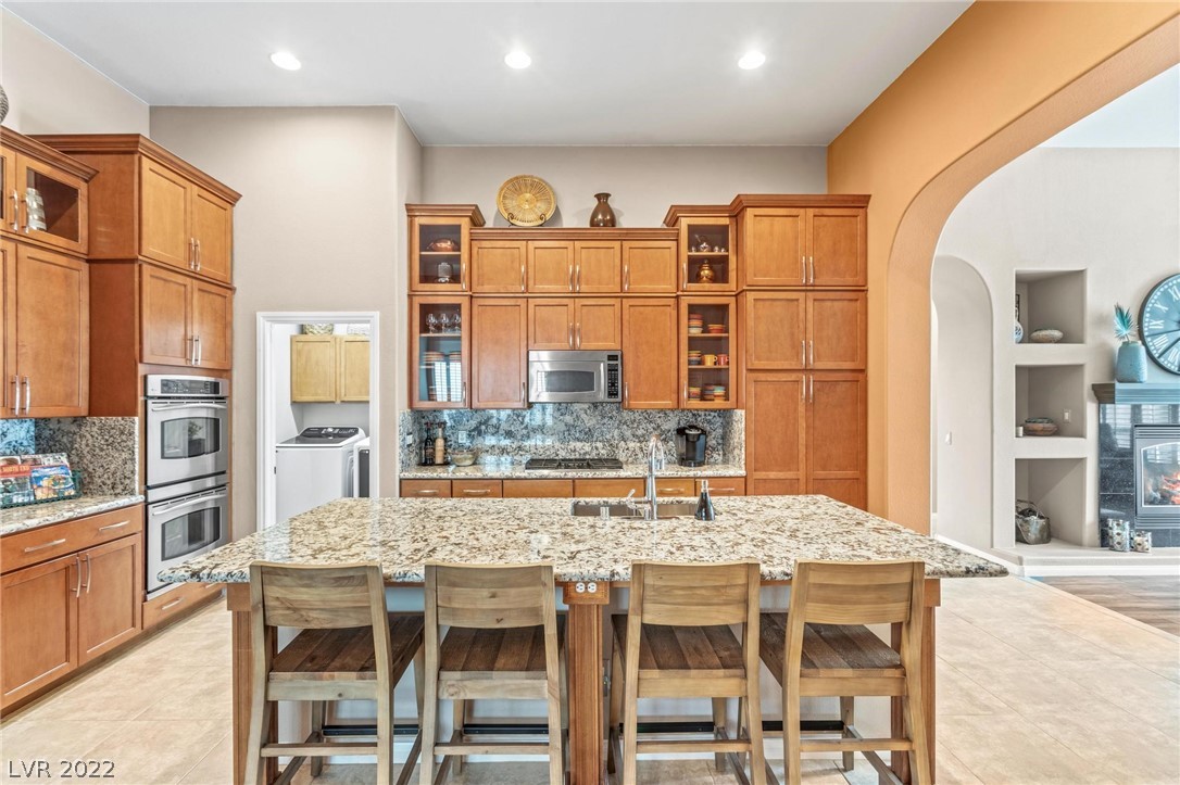 5553 Villa Lucia Court