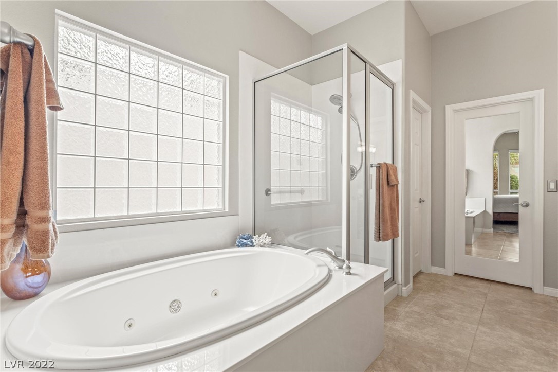 5553 Villa Lucia Court