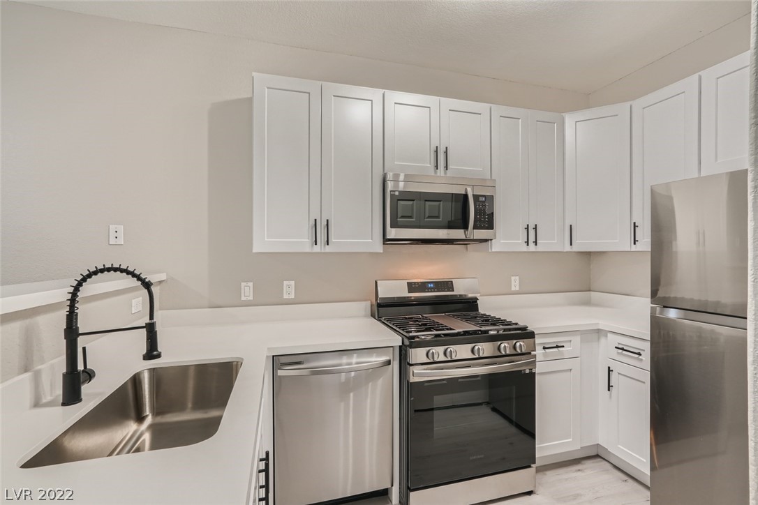 4730 E Craig Road Unit: 1046