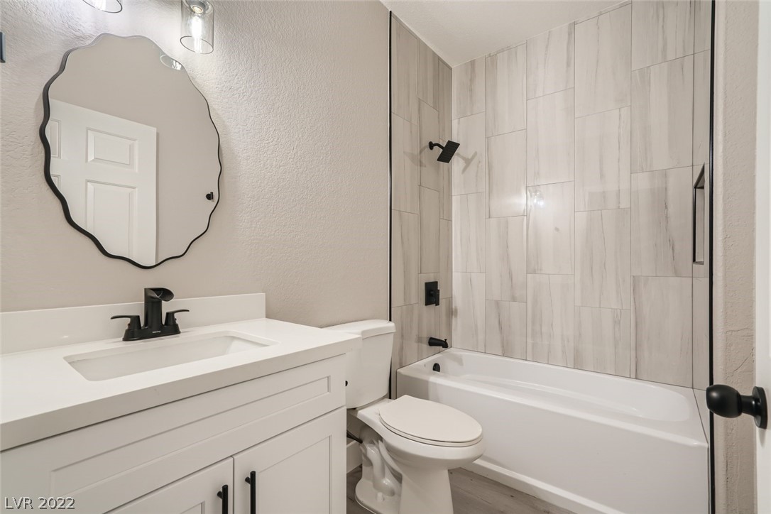 4730 E Craig Road Unit: 1046