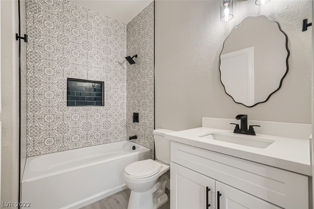 4730 E Craig Road Unit: 1046