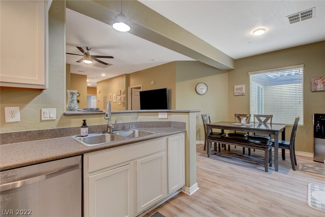 6868 Sky Pointe Drive Unit: 2026