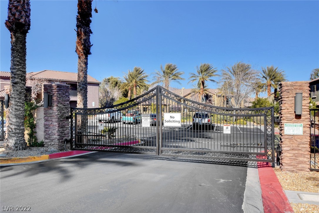 6868 Sky Pointe Drive Unit: 2026