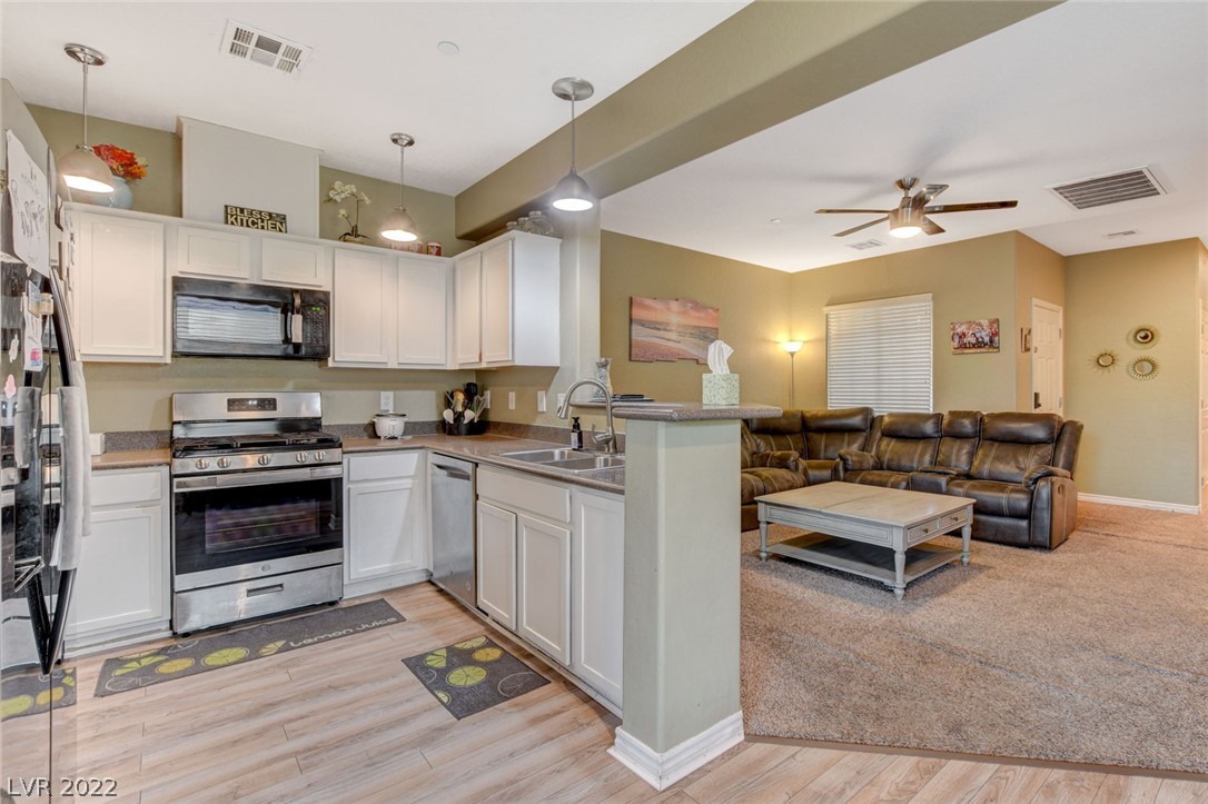 6868 Sky Pointe Drive Unit: 2026