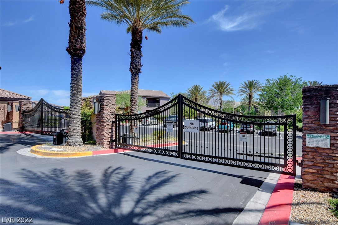 6868 Sky Pointe Drive Unit: 2026