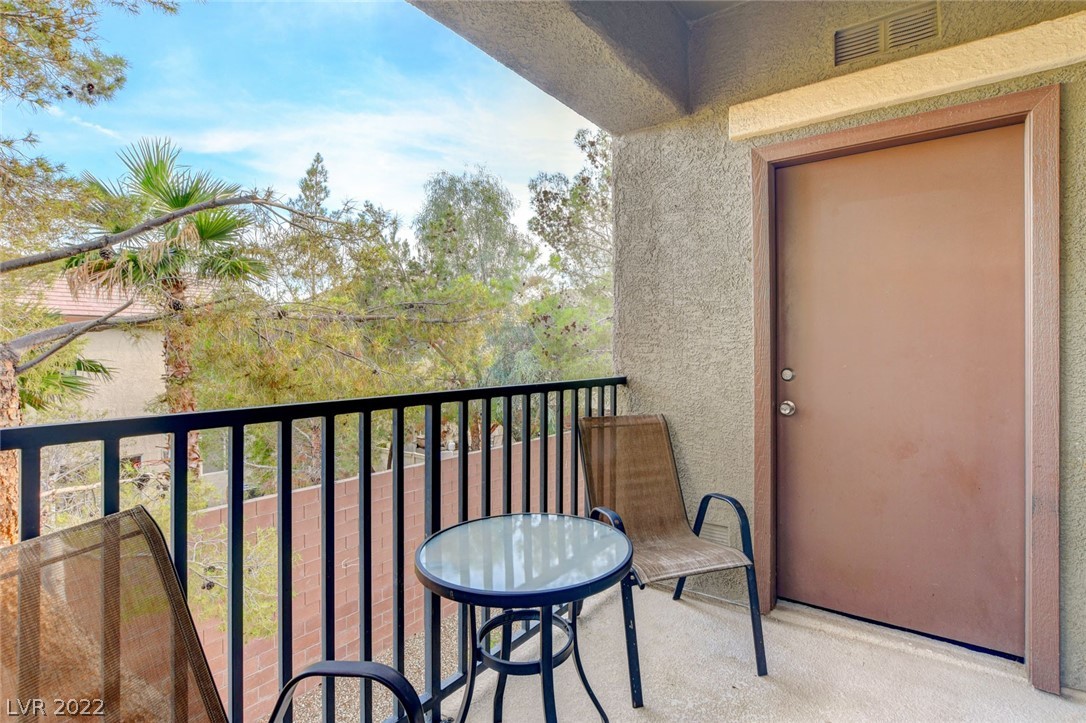 6868 Sky Pointe Drive Unit: 2026