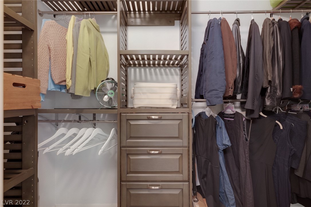 5855 Valley Drive Unit: 2183