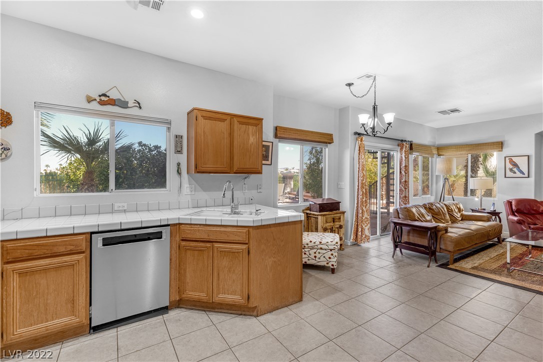 1246 Emerald Crest Street