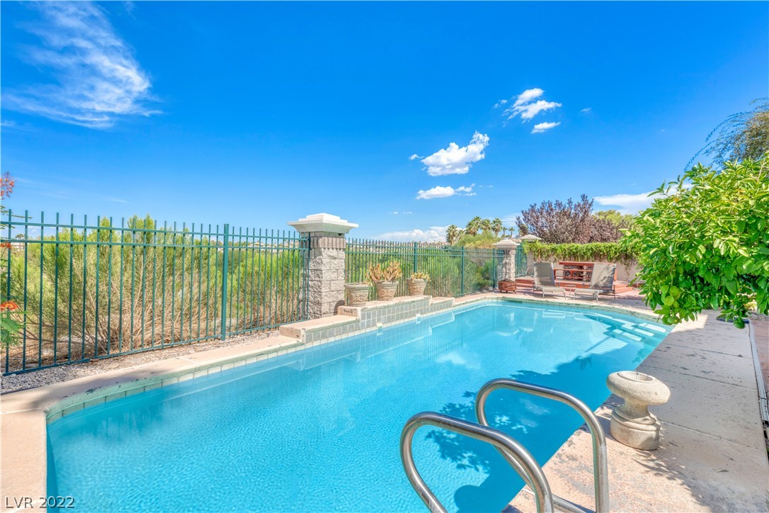 1246 Emerald Crest Street