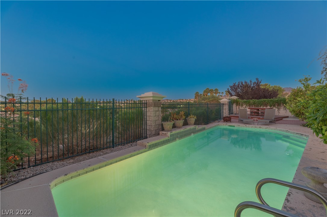 1246 Emerald Crest Street