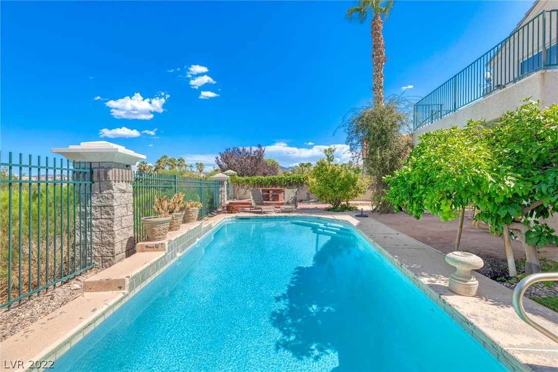1246 Emerald Crest Street