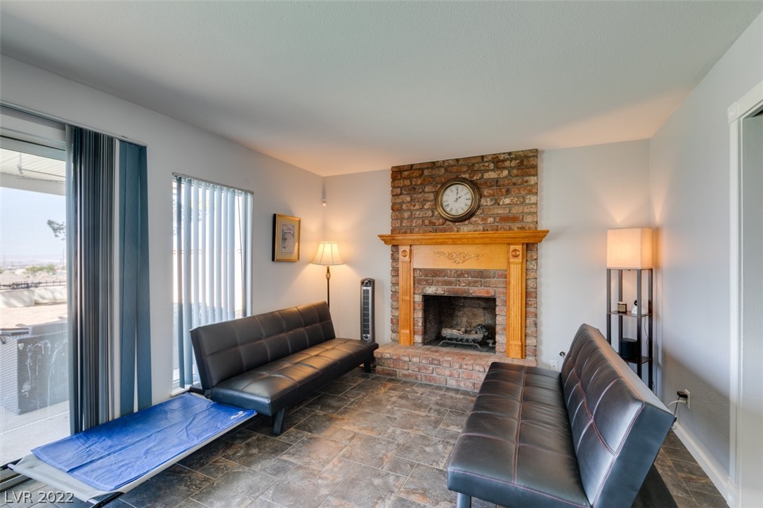 523 Oakwood Court