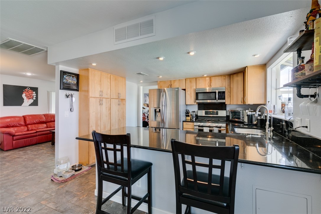 523 Oakwood Court