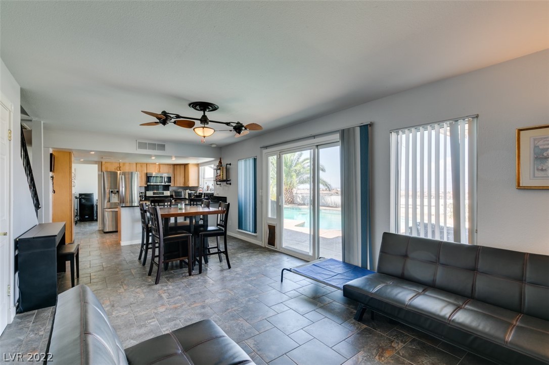 523 Oakwood Court