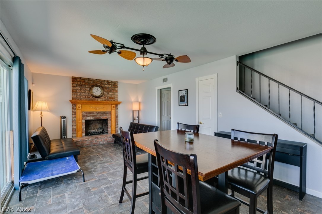 523 Oakwood Court