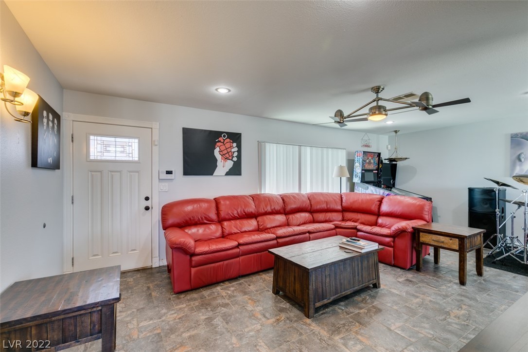 523 Oakwood Court