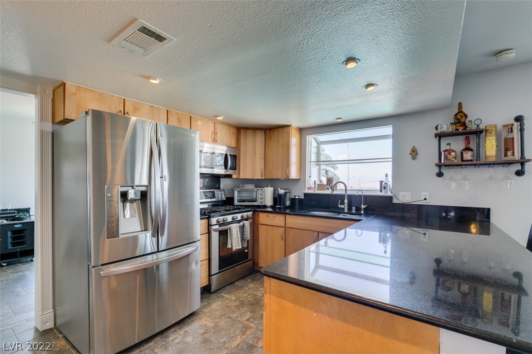523 Oakwood Court