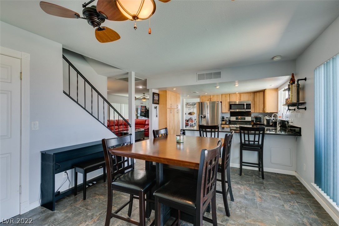 523 Oakwood Court