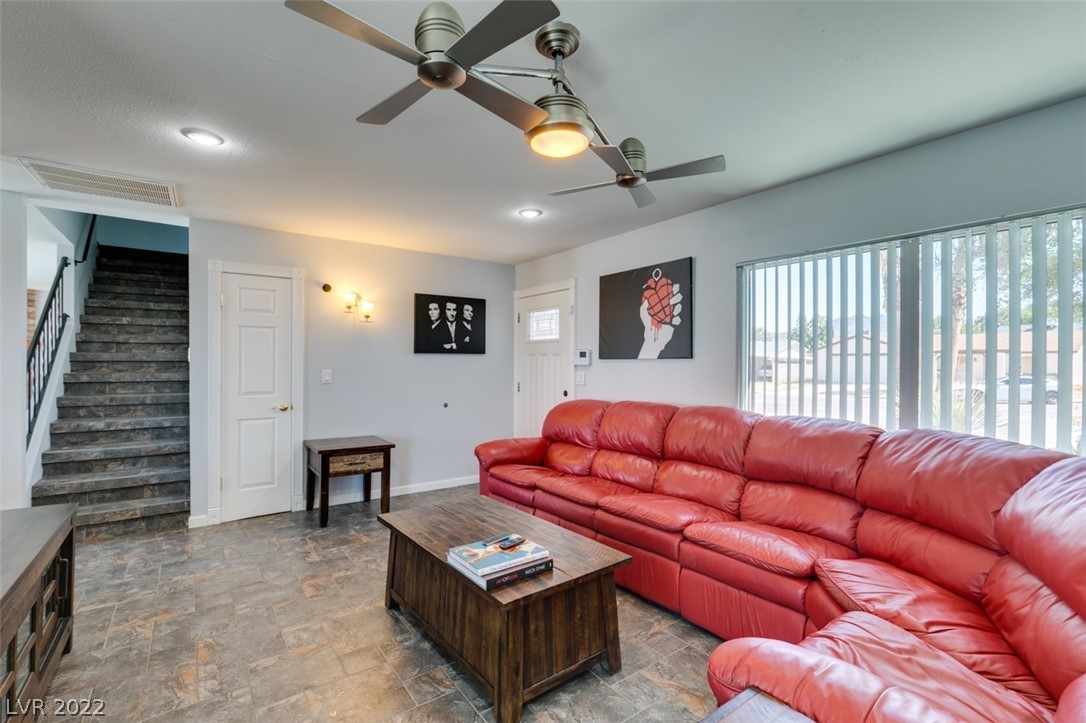 523 Oakwood Court