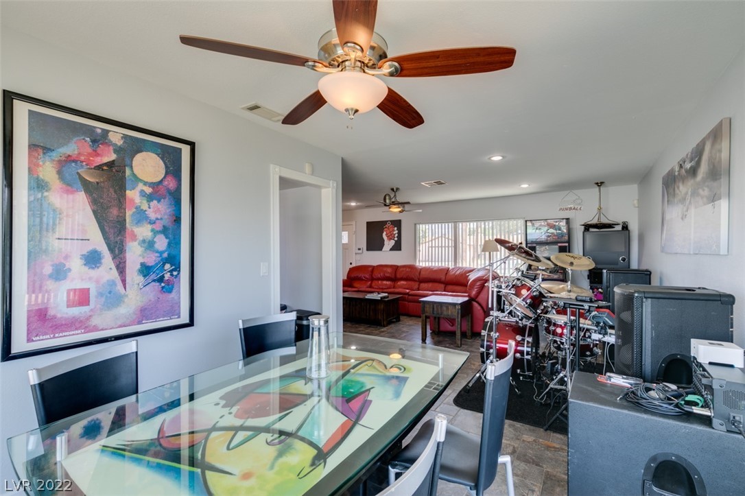523 Oakwood Court