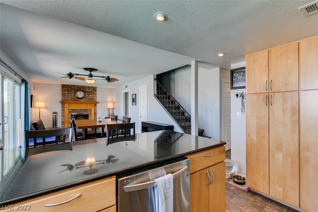 523 Oakwood Court