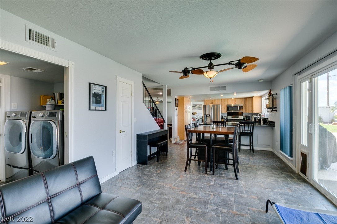 523 Oakwood Court