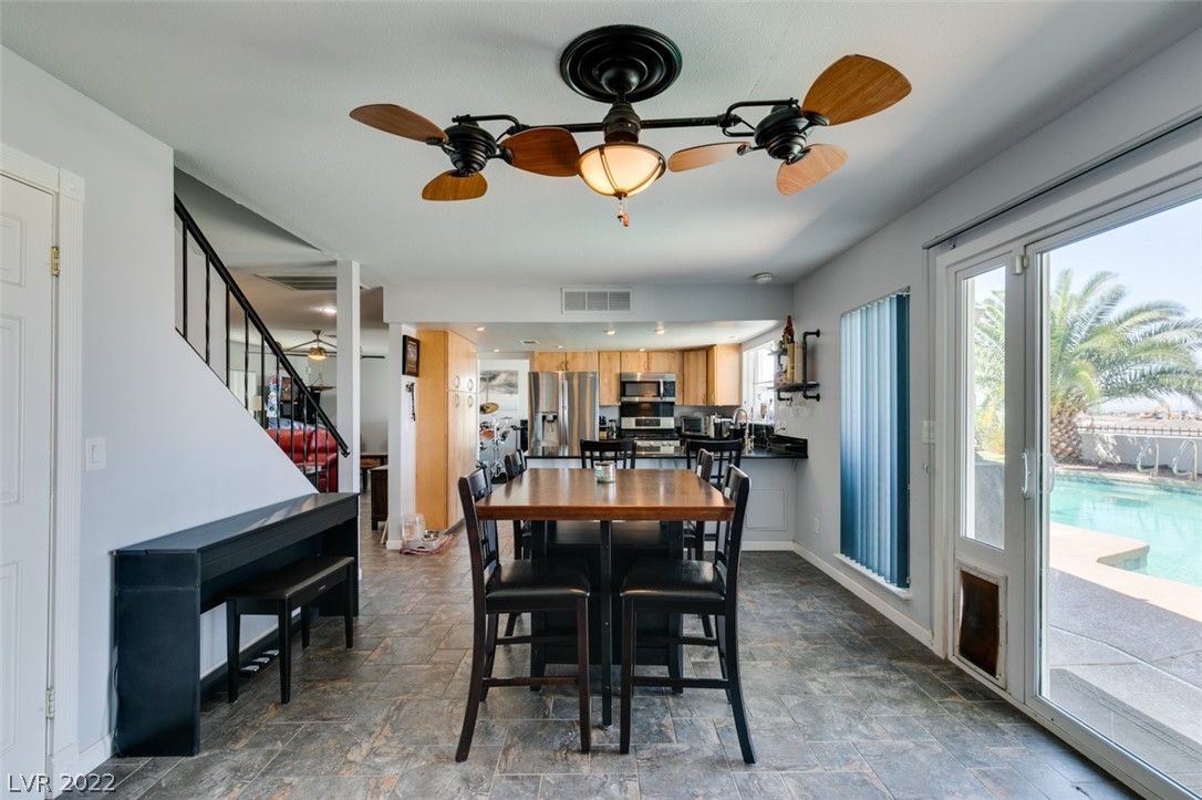 523 Oakwood Court