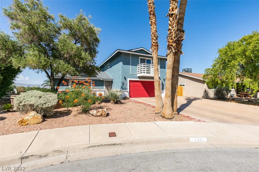 523 Oakwood Court