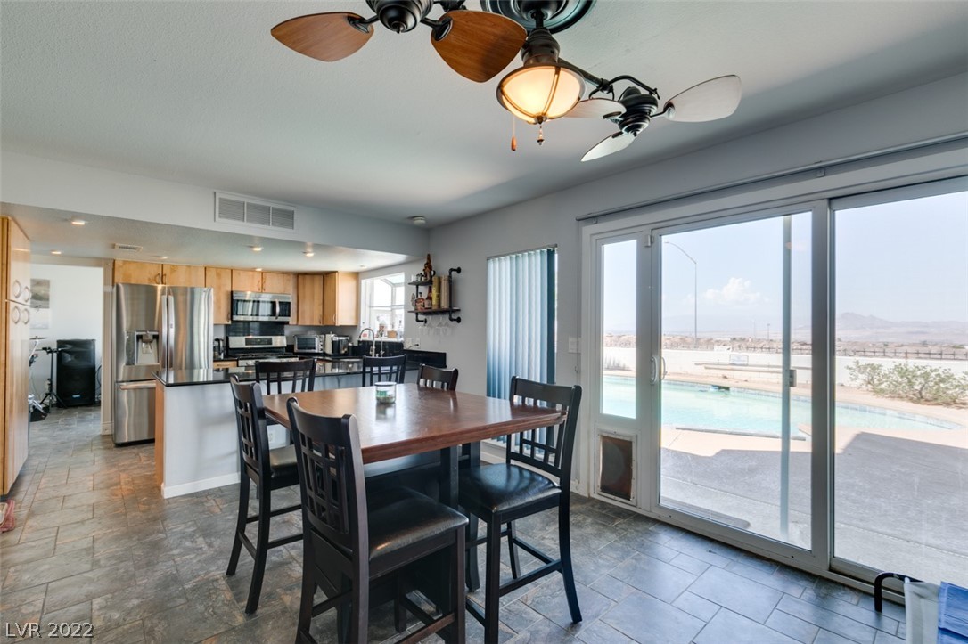 523 Oakwood Court