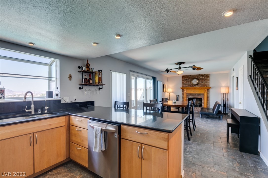 523 Oakwood Court
