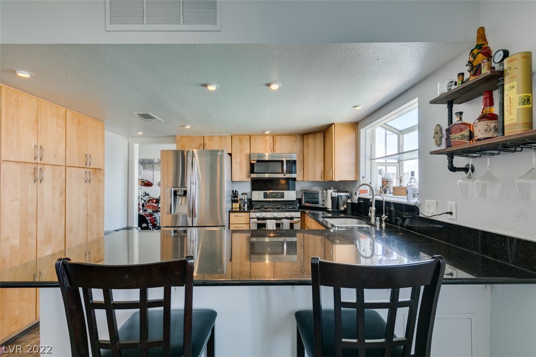 523 Oakwood Court