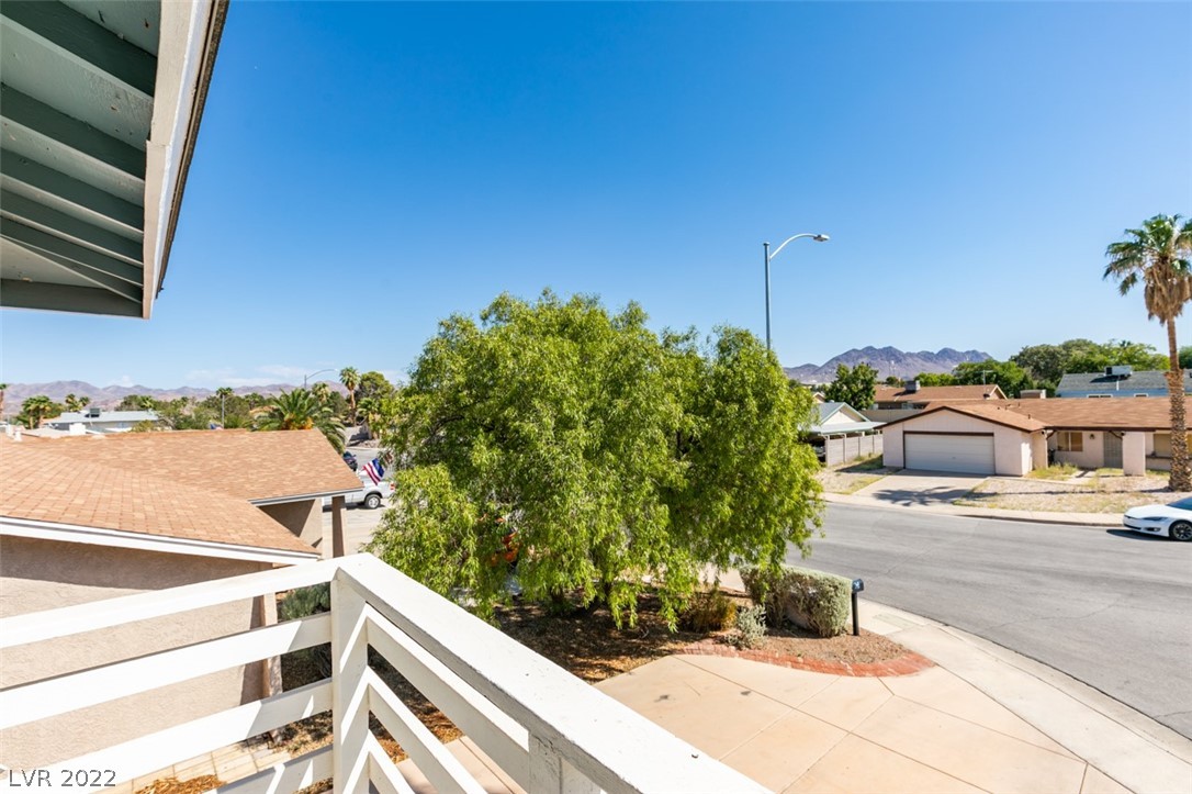 523 Oakwood Court