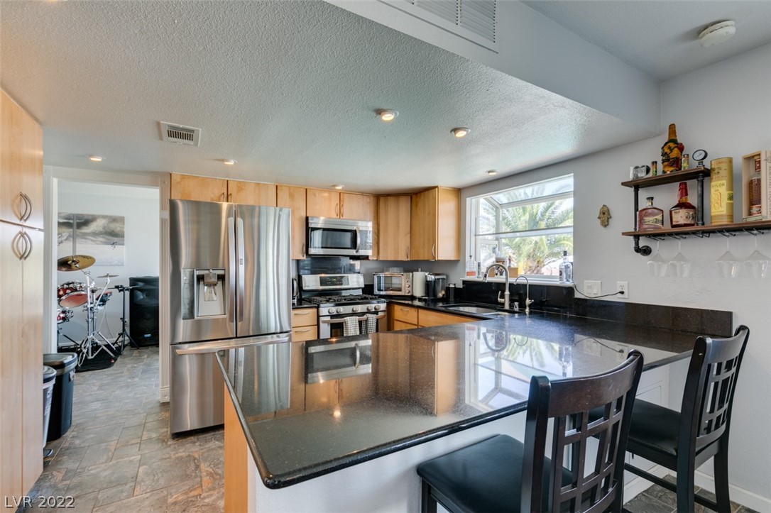 523 Oakwood Court