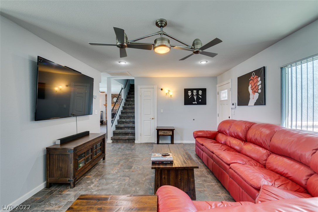 523 Oakwood Court