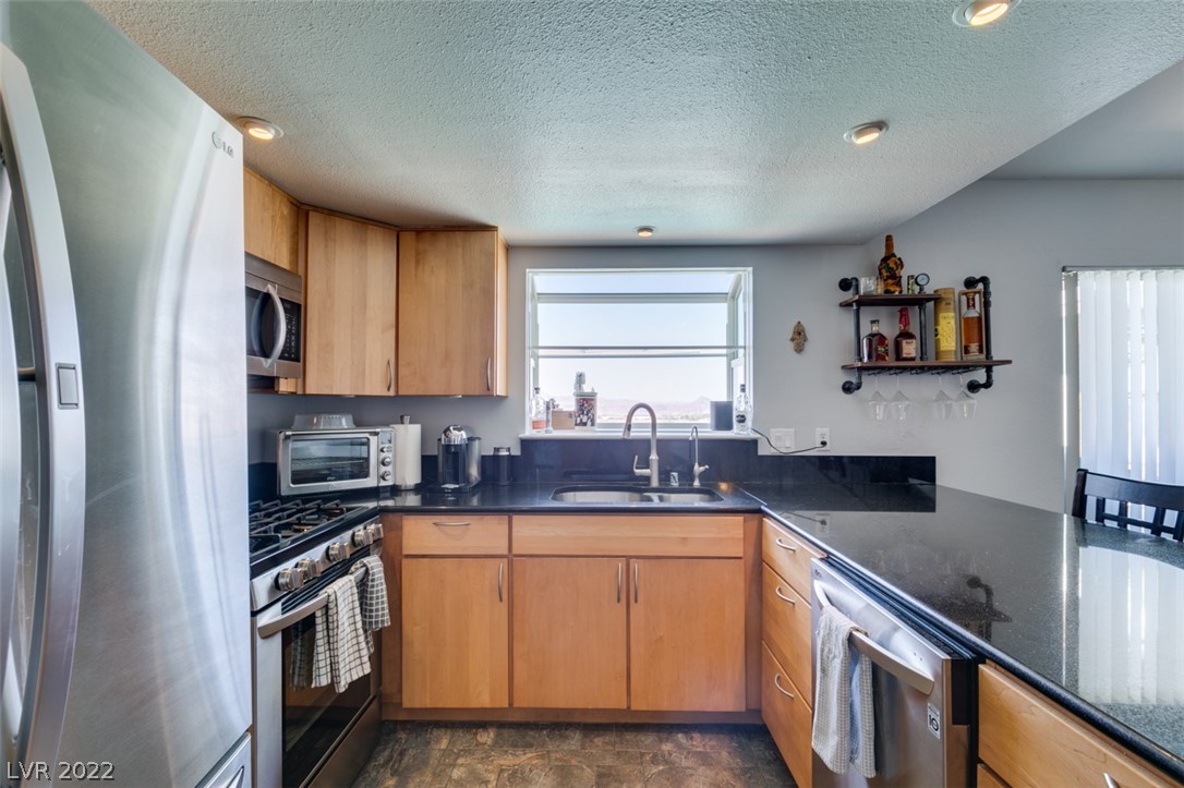 523 Oakwood Court