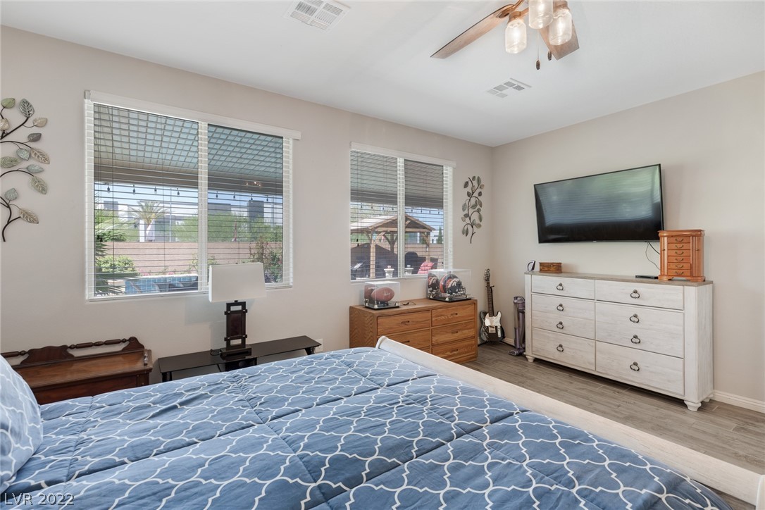 8738 Bryans Cove Avenue