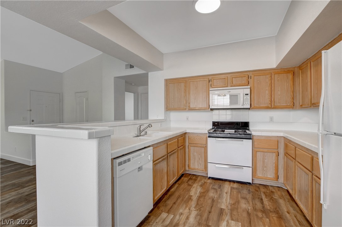 7724 Constanso Avenue Unit: 203