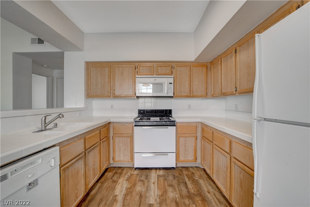 7724 Constanso Avenue Unit: 203