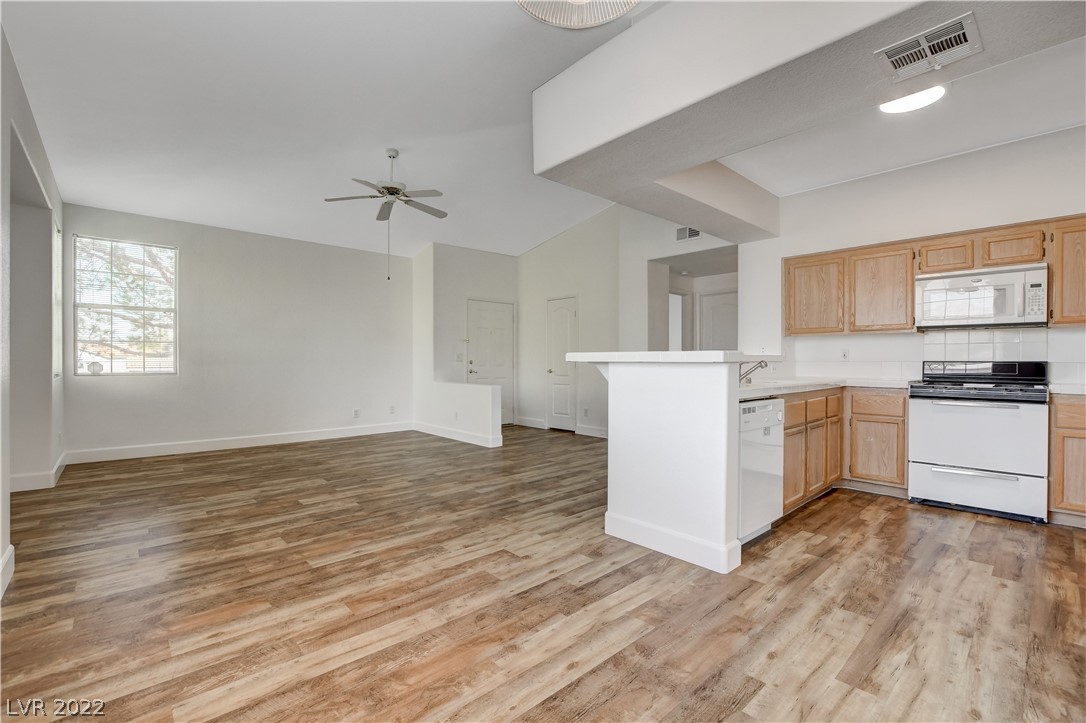 7724 Constanso Avenue Unit: 203