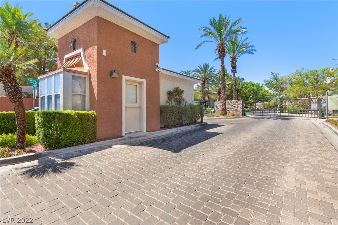10800 Amber Ridge Drive Unit: 201