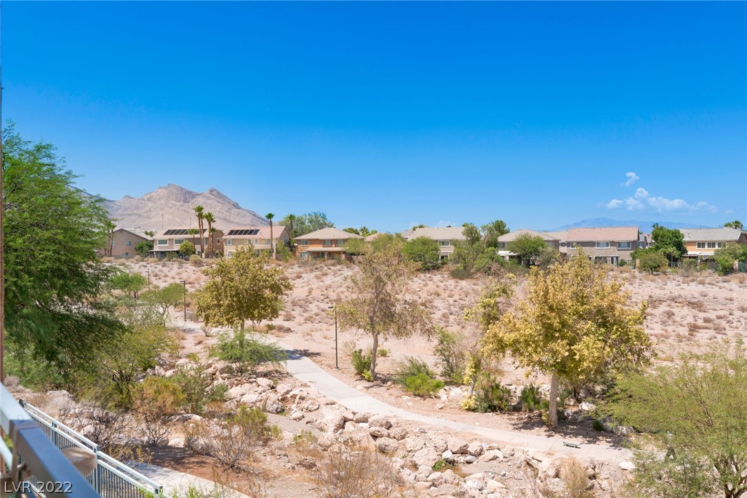10800 Amber Ridge Drive Unit: 201
