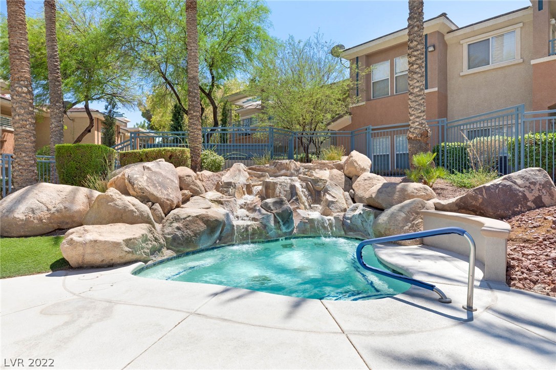 10800 Amber Ridge Drive Unit: 201