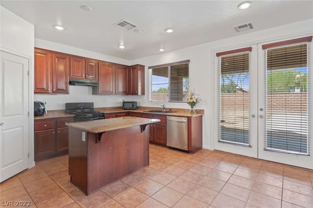 10974 Cherokee Landing Street