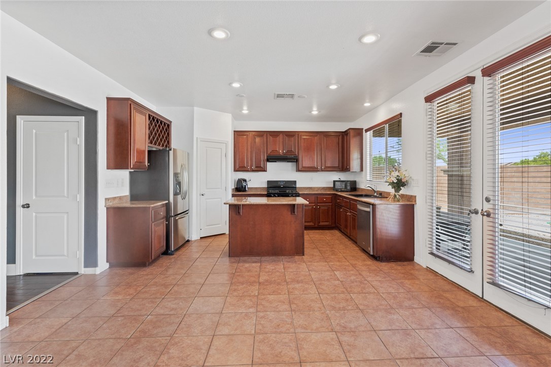 10974 Cherokee Landing Street