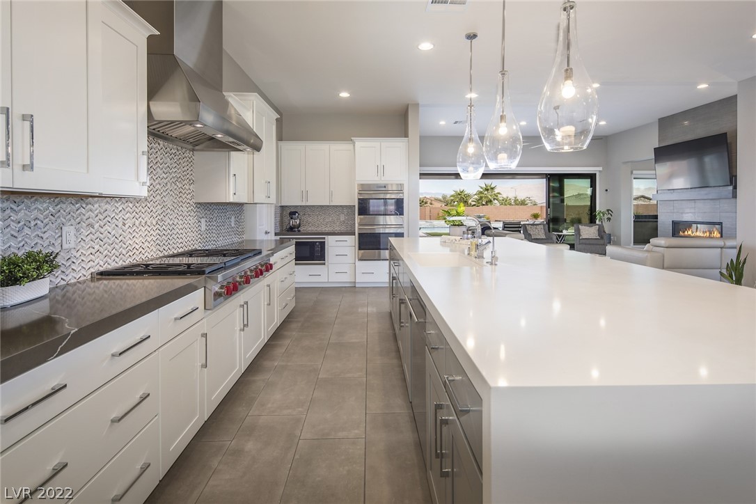 8462 Wolf Mountain Court