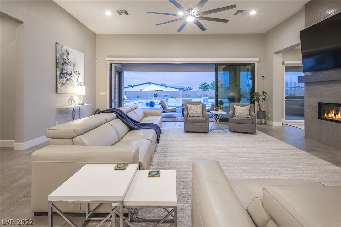 8462 Wolf Mountain Court