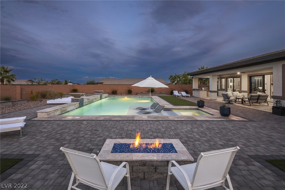 8462 Wolf Mountain Court